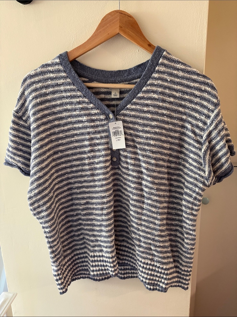 L.L. Bean 100% Cotton V‑Neck Short‑Sleeve Striped Sweater in Navy and White
